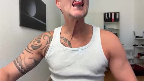 hanky online show from September 22, 2025, 7:54 am