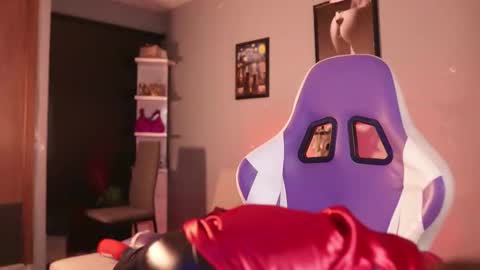 Snapshot of hanna_chris chatting on October 10, 2025, 11:26 pm HANNA online show from October 10, 2025, 11:26 pm