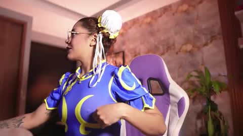 Snapshot of hanna_chris chatting on October 26, 2025, 1:33 am HANNA online show from October 26, 2025, 1:33 am