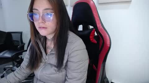 Snapshot of hanna_hot77 chatting on April 13, 2026, 8:58 pm mara online show from April 13, 2026, 8:58 pm