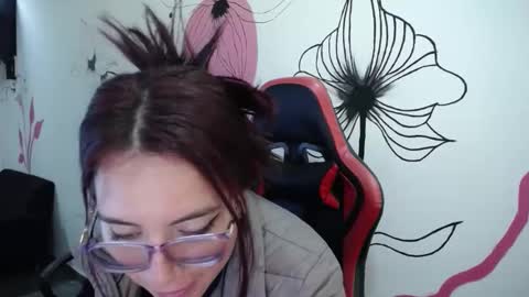Snapshot of hanna_hot77 chatting on May 18, 2026, 1:28 pm mara online show from May 18, 2026, 1:28 pm