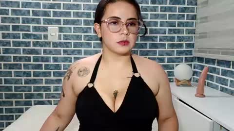 hanna_moons online show from June 12, 2026, 3:05 am