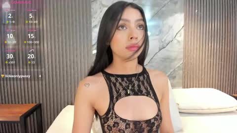 Snapshot of hanna_stell chatting on June 4, 2026, 12:00 pm Hanna S online show from June 4, 2026, 12:00 pm