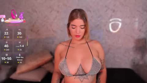 Hanna  online show from December 15, 2025, 8:57 pm