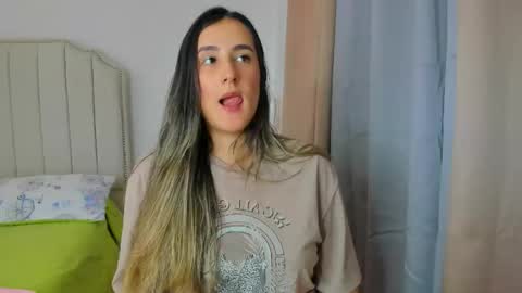 Snapshot of hannaa86 chatting on February 4, 2026, 6:47 pm Hanna online show from February 4, 2026, 6:47 pm