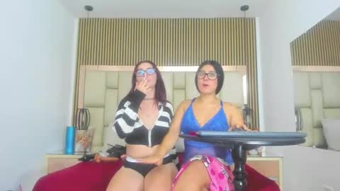 Snapshot of hannaandcherri chatting on November 24, 2025, 8:08 pm hannaANDcherri online show from November 24, 2025, 8:08 pm