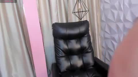 hannabackerr online show from June 30, 2026, 11:44 am