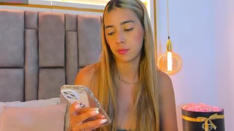 Eliana online show from April 18, 2026, 9:48 pm