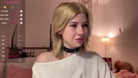 Snapshot of hannah_allin chatting on February 16, 2025, 6:21 pm Hannah Allin online show from February 16, 2025, 6:21 pm