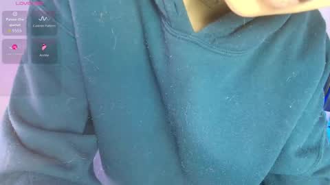 Snapshot of hannahblue_ chatting on February 17, 2026, 12:23 pm HannahBlue online show from February 17, 2026, 12:23 pm