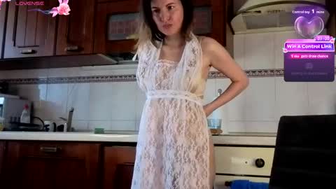 Snapshot of hannahflora chatting on May 23, 2026, 7:35 am Hannah online show from May 23, 2026, 7:35 am