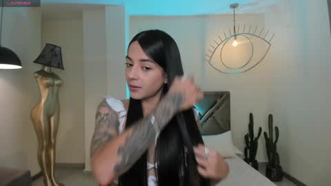 HANNAH J online show from December 5, 2024, 6:11 pm