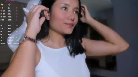 hannahmonttgomery  Help me reach 100 Hands up online show from March 16, 2026, 4:33 pm