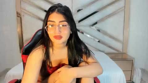 Snapshot of hannaliss18 chatting on November 6, 2025, 3:51 am Hanna online show from November 6, 2025, 3:51 am