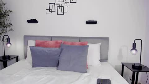 Hanna Os online show from April 9, 2026, 11:37 am