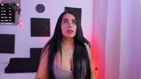 Snapshot of hannarusso chatting on October 21, 2025, 9:37 pm Hanna online show from October 21, 2025, 9:37 pm