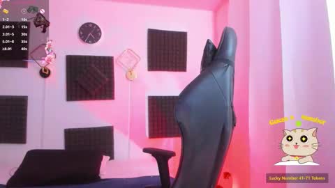 Snapshot of hannarusso chatting on November 21, 2025, 9:35 pm Hanna online show from November 21, 2025, 9:35 pm