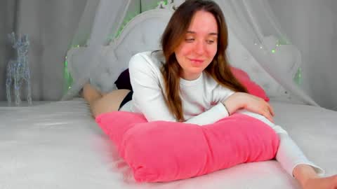 Snapshot of hannavanilla chatting on April 12, 2026, 1:21 am Hannavanilla online show from April 12, 2026, 1:21 am