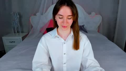 Hannavanilla online show from May 17, 2026, 8:45 am