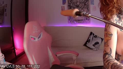 Snapshot of hannawonderx chatting on December 8, 2024, 7:47 am Anna online show from December 8, 2024, 7:47 am