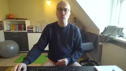 Snapshot of hanse_1 chatting on February 17, 2025, 10:07 am Hanse online show from February 17, 2025, 10:07 am