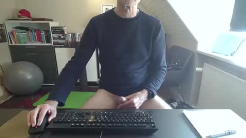 Snapshot of hanse_1 chatting on April 12, 2026, 2:33 pm Hanse online show from April 12, 2026, 2:33 pm