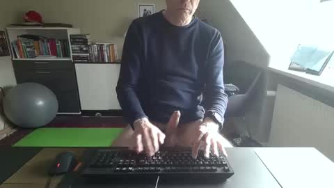 Snapshot of hanse_1 chatting on April 16, 2026, 3:24 pm Hanse online show from April 16, 2026, 3:24 pm