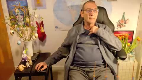 Snapshot of hansi63 chatting on March 9, 2025, 9:46 pm charly online show from March 9, 2025, 9:46 pm