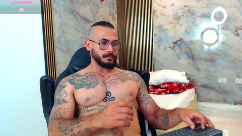 Snapshot of hanz_col chatting on March 4, 2025, 4:20 pm hanz_col online show from March 4, 2025, 4:20 pm