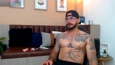 Snapshot of hanz_col chatting on March 10, 2025, 4:28 am hanz_col online show from March 10, 2025, 4:28 am