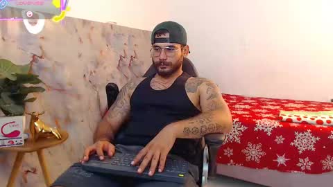 Snapshot of hanz_col chatting on October 1, 2025, 11:49 am hanz_col online show from October 1, 2025, 11:49 am