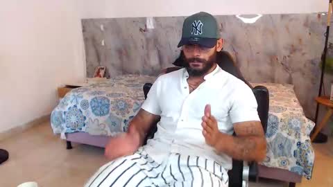 Snapshot of hanz_col chatting on November 19, 2025, 3:12 pm hanz_col online show from November 19, 2025, 3:12 pm