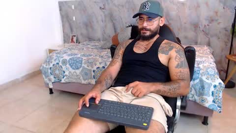 Snapshot of hanz_col chatting on November 22, 2025, 5:17 am hanz_col online show from November 22, 2025, 5:17 am