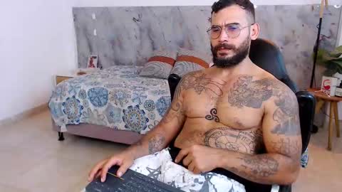 Snapshot of hanz_col chatting on November 24, 2025, 1:16 am hanz_col online show from November 24, 2025, 1:16 am