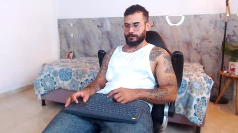 Snapshot of hanz_col chatting on November 29, 2025, 11:57 am hanz_col online show from November 29, 2025, 11:57 am