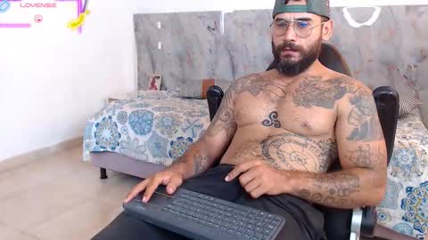 Snapshot of hanz_col chatting on December 4, 2025, 7:11 pm hanz_col online show from December 4, 2025, 7:11 pm