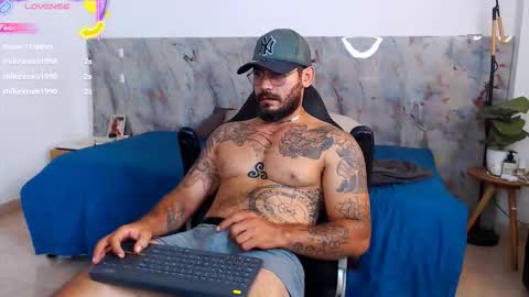 Snapshot of hanz_col chatting on December 20, 2025, 11:28 am hanz_col online show from December 20, 2025, 11:28 am