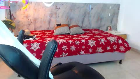 Snapshot of hanz_col chatting on January 7, 2026, 11:45 am hanz_col online show from January 7, 2026, 11:45 am