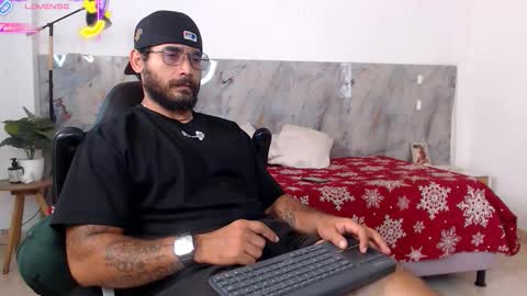 Snapshot of hanz_col chatting on February 8, 2026, 5:27 pm hanz_col online show from February 8, 2026, 5:27 pm