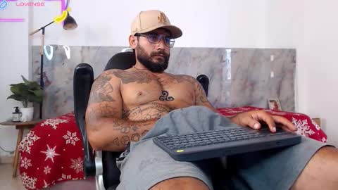 Snapshot of hanz_col chatting on February 18, 2026, 2:35 pm hanz_col online show from February 18, 2026, 2:35 pm