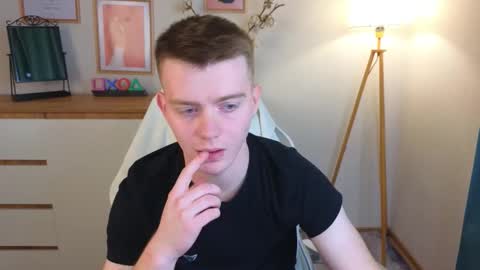 Snapshot of happy_de1mos chatting on October 16, 2025, 10:00 pm Jack online show from October 16, 2025, 10:00 pm