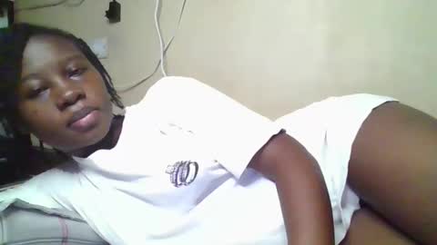 Snapshot of happy_dimple chatting on September 18, 2025, 11:12 am happy_dimple online show from September 18, 2025, 11:12 am