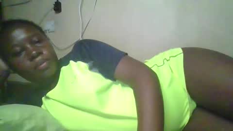 Snapshot of happy_dimple chatting on November 6, 2025, 8:43 pm happy_dimple online show from November 6, 2025, 8:43 pm