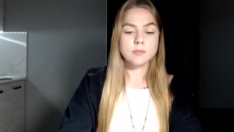 Snapshot of happy_fox_ chatting on November 13, 2025, 2:16 pm happy_fox_ online show from November 13, 2025, 2:16 pm