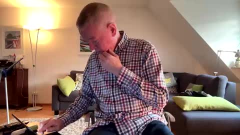 Snapshot of happysierra chatting on February 9, 2026, 7:12 am Harry online show from February 9, 2026, 7:12 am