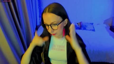 Stephanie online show from November 30, 2025, 10:25 pm