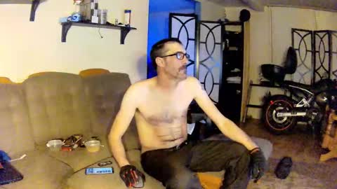 Snapshot of hard4you450 chatting on November 18, 2025, 11:59 pm ILoveAssHoles online show from November 18, 2025, 11:59 pm