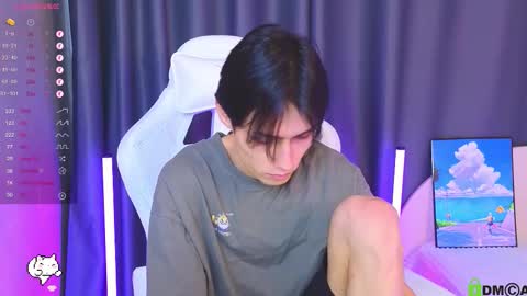 Mark online show from November 30, 2025, 4:44 pm