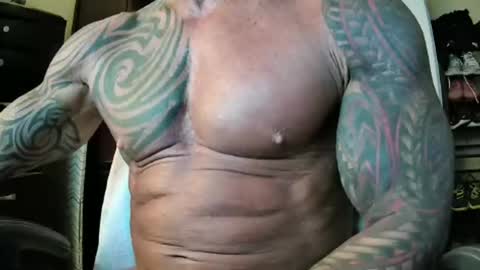 Snapshot of hardbody205a chatting on May 23, 2026, 8:35 pm hardbody205a online show from May 23, 2026, 8:35 pm