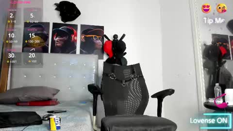 Snapshot of hardboy_latin chatting on June 18, 2026, 4:02 am hardboy_latin online show from June 18, 2026, 4:02 am